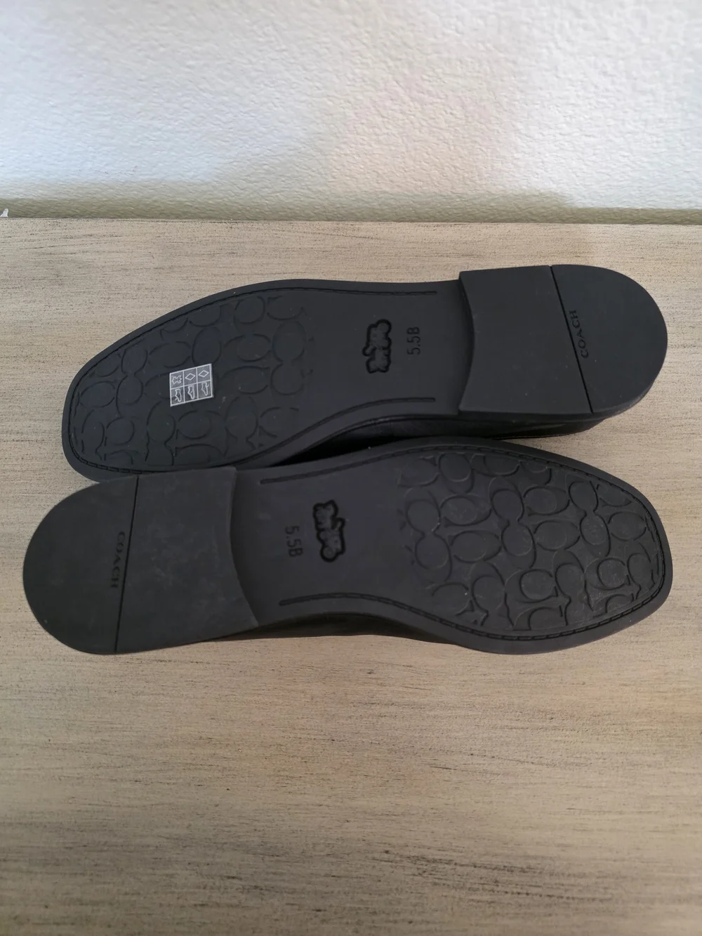 Coach Classic Black Leather Mary Jane Flats Size 5.5